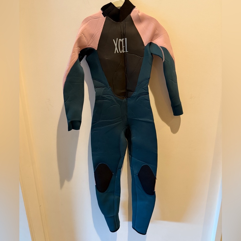 Xcel Kids Axis Back Zip Full Wetsuit 3/2mm w/ankle zips size 6(kids)
